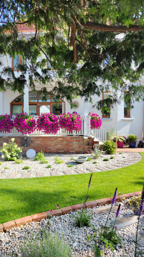 Others 4, Villa Miod Malina, Kamień
