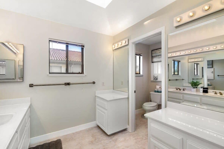Bathroom 4, @ Marbella Lane - Amazing Views Serene Retreat, Alameda