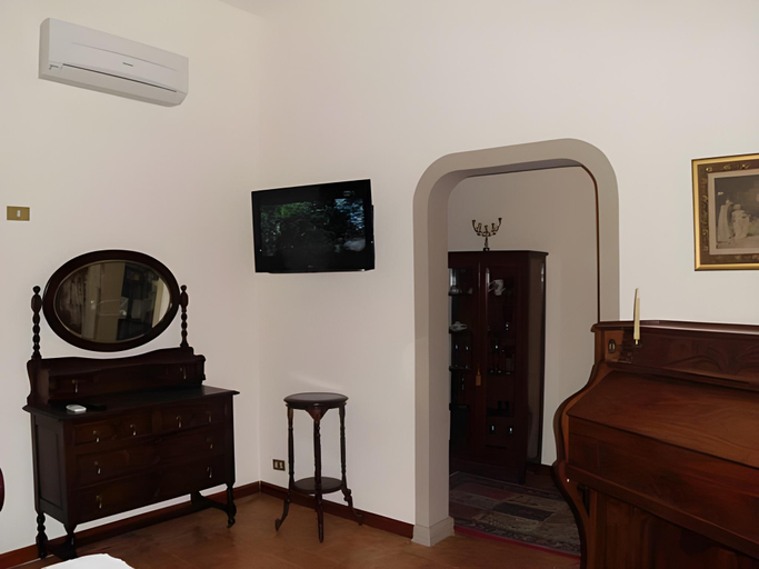 Others 5, Villa Irene, Perugia