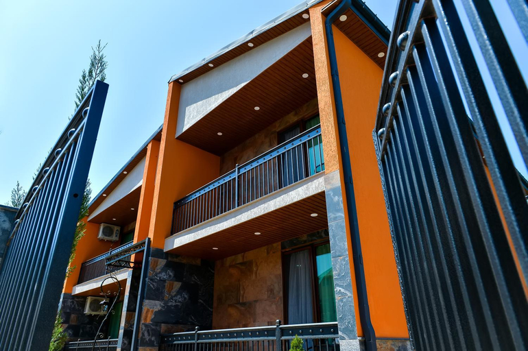 3, LIONS APARTMENT, Ozurgeti