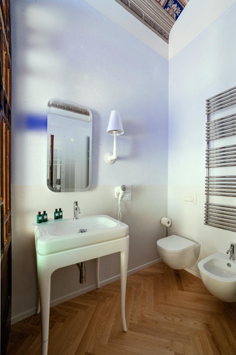 Others 5, Palazzo dei Grifoni - Luxury Suites -, Ascoli Piceno