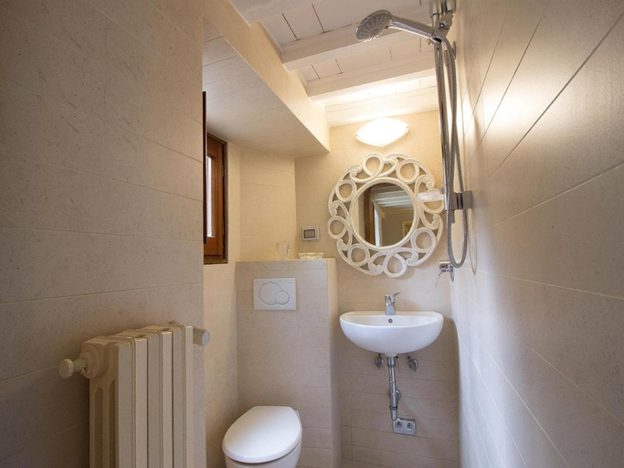 Bathroom, Your Florence, Florence