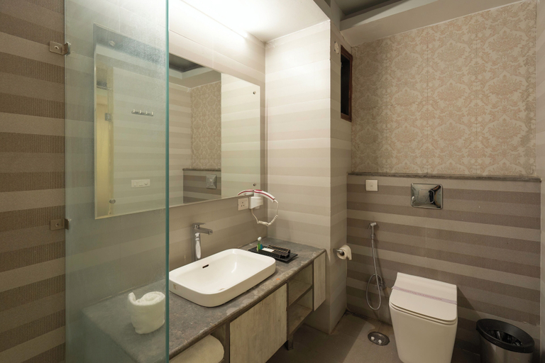Bathroom 3, The Exot Vasavana, Nainital
