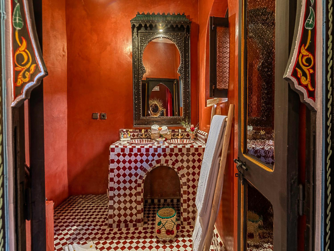 Bathroom 2, Riad Irhalne, Marrakech