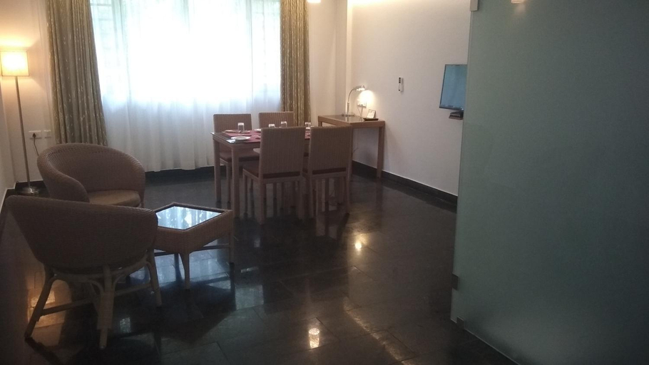 Dining Room 4