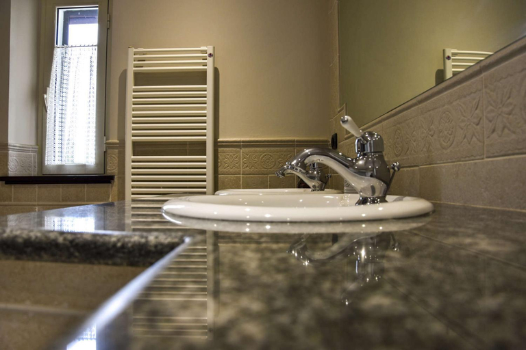 Bathroom 15