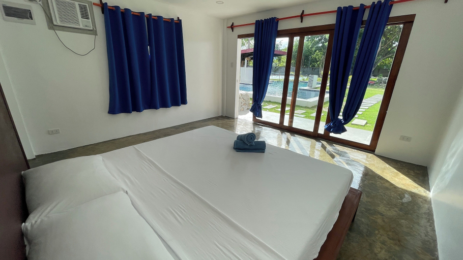 Bedroom 3, Bluewaves Hostel & Villa Panagsama by Hiverooms, Moalboal