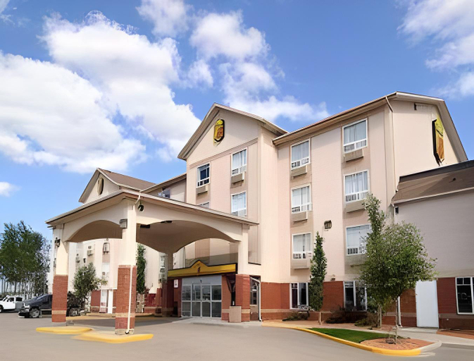 Exterior & Views, Super 8 by Wyndham High Level AB, Division No. 17