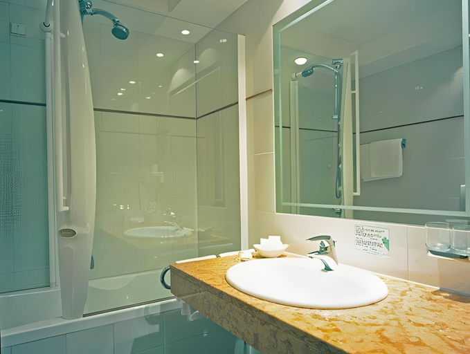 Bathroom, Hotel Cristallo, Bolzano