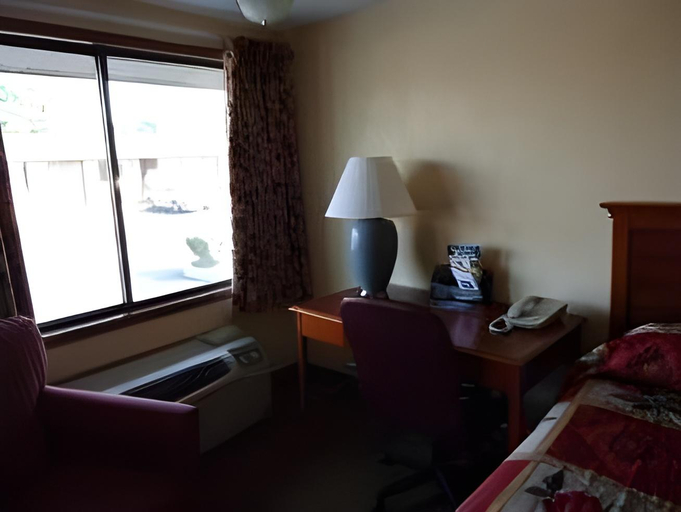 Bedroom 3, Americas Best Value Inn Martinsburg, Berkeley