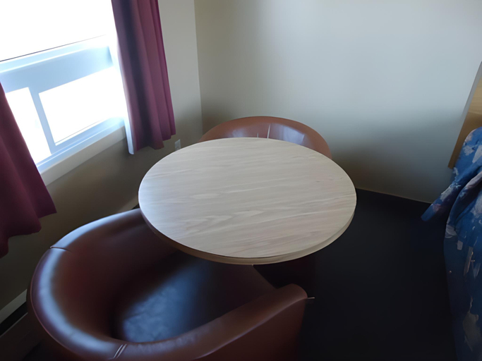Others 4, Motel Rimouski, Rimouski-Neigette
