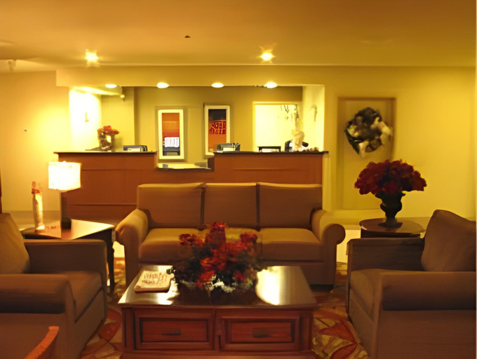 Public Area 4, Holiday Inn Express ROCHESTER - UNIVERSITY AREA by IHG, Monroe