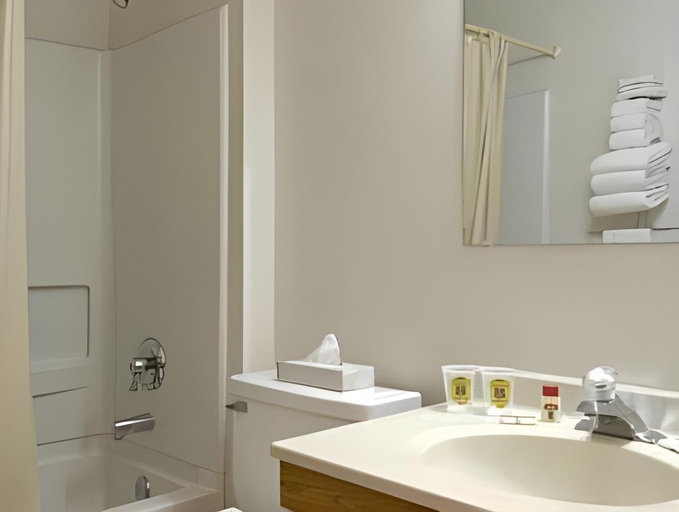 Bathroom 4, Super 8 by Wyndham Harlingen TX, Cameron