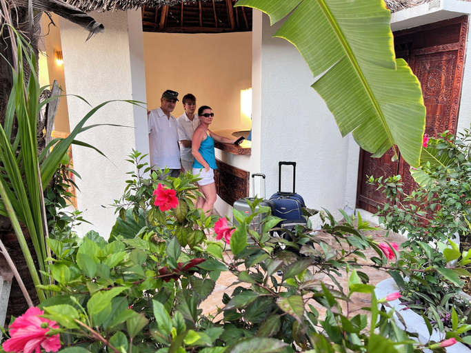 Others 4, Zamu Beach Hotel, Kati