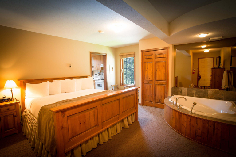 Bathroom 3, Paradise Lodge & Bungalows, Division No. 15