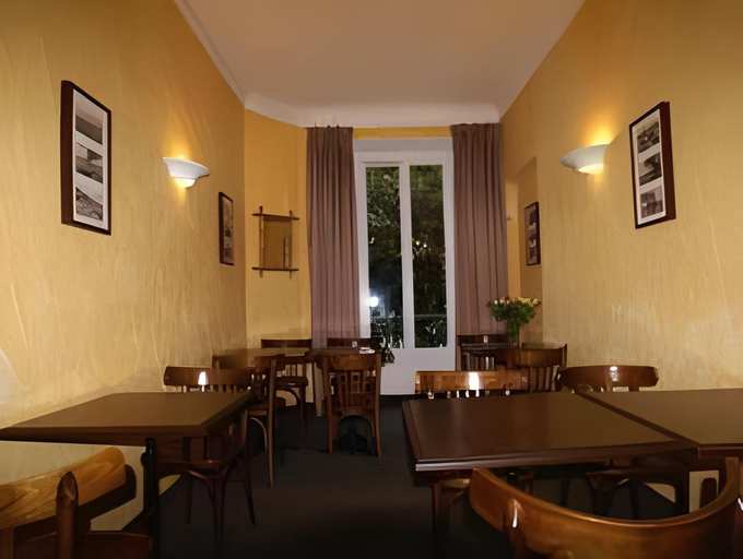 Others 3, Hotel Select, Alpes-Maritimes