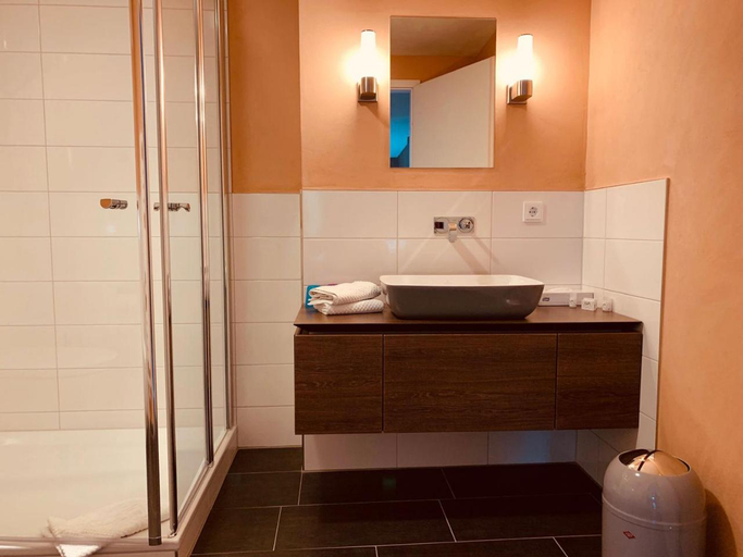 Bathroom 3, Hotel Haus Recke, Märkischer Kreis