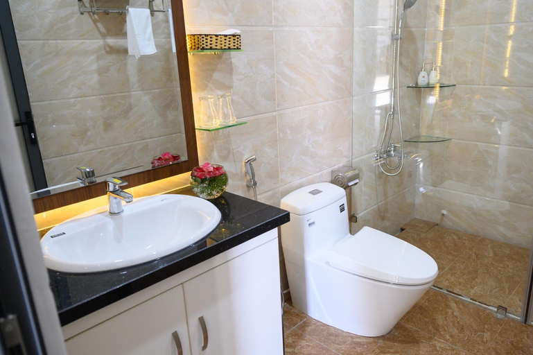 Bathroom 18