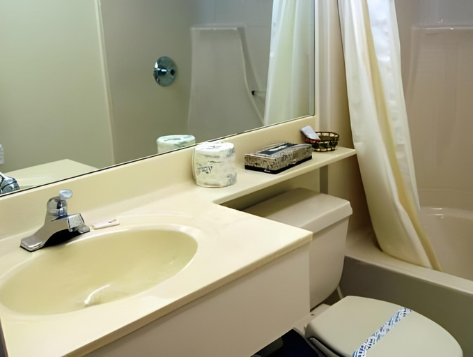 Bathroom 3, Colonial House Motor Inn, Lanark