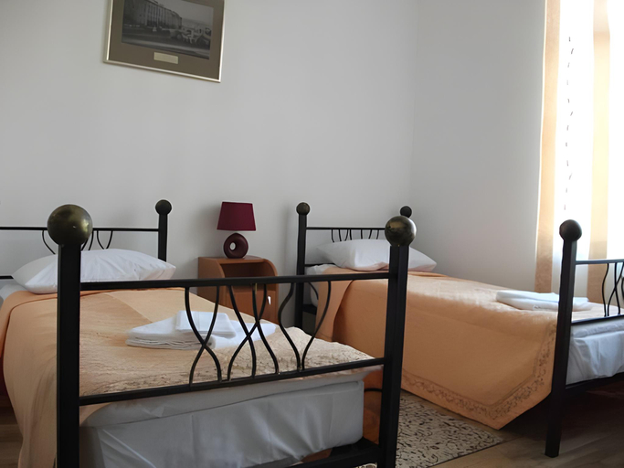 Bedroom 2, Hotel Plazma, L'vivs'ka