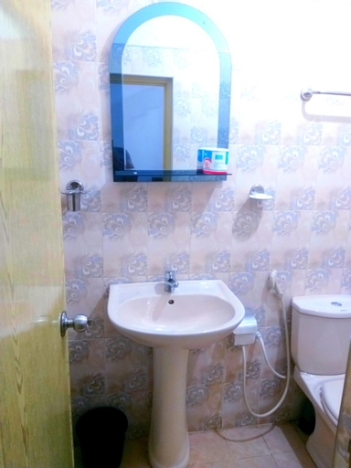 Bathroom 2, 59B Rest Inn Ella, Ella
