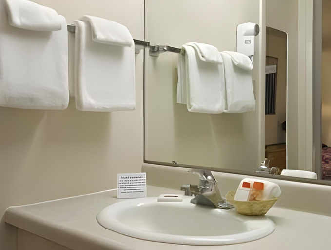 Bathroom 2, North Platte Inn and Suites, Lincoln