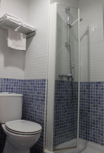 Bathroom 3, Hostal Solimar, Barcelona