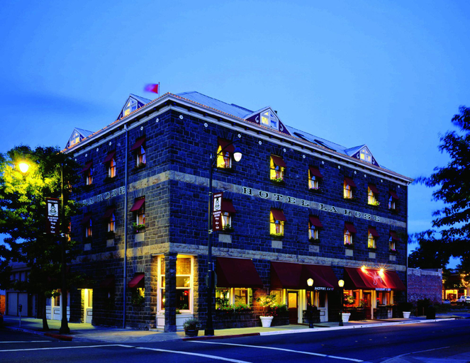 Exterior 2