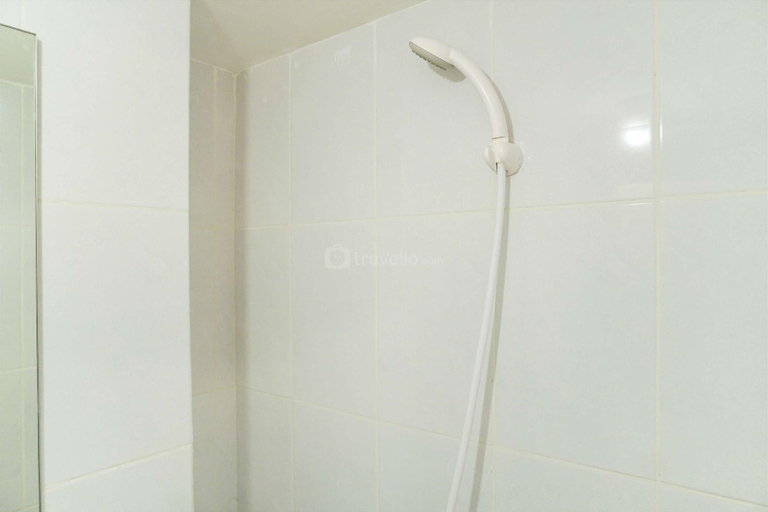 Bathroom 3, Best Deal Studio Tokyo Riverside PIK 2 By Travelio, Tangerang