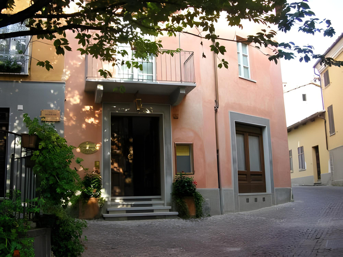 Others 4, Castelbourg, Cuneo