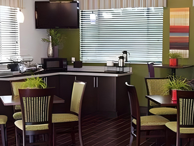 Food & Drinks 5, Belmont Inn and Suites Tatum, Rusk
