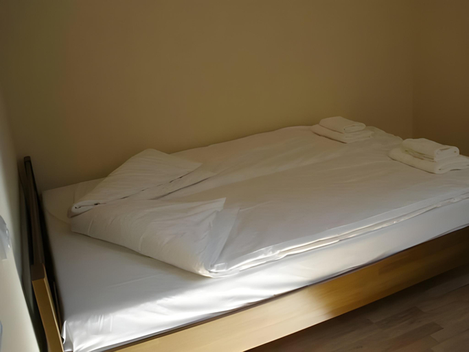 Bedroom 2, Etna Hotel, L'vivs'ka