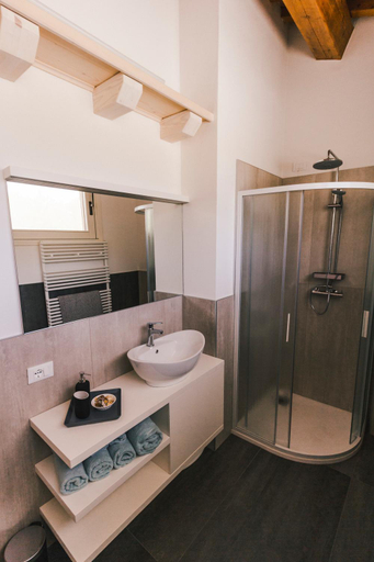 Others 5, b&b al fienile, Treviso