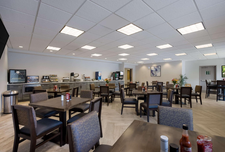 Food & Drinks 5, The Hub Middletown Red Bank, BW Signature Collection, Monmouth