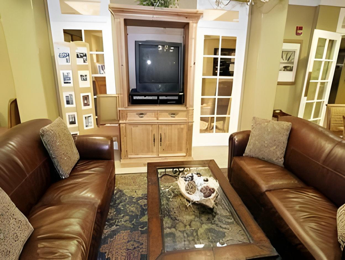 Public Area 2, Holiday Inn Express & Suites BLUFFTON @ HILTON HEAD AREA by IHG, Beaufort