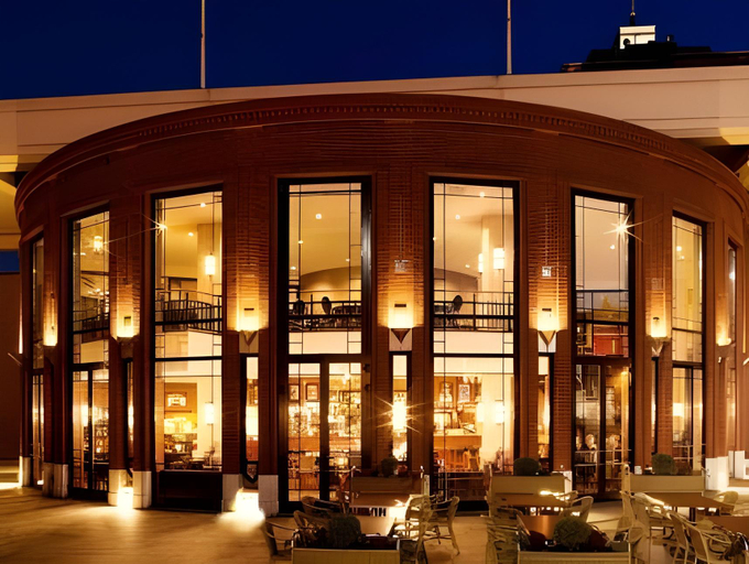 Exterior & Views