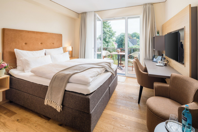 Bedroom 2, Parkhotel Jever, Friesland