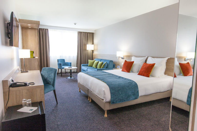Bedroom 1, Best Western Hotel Le Bordeaux Sud, Gironde