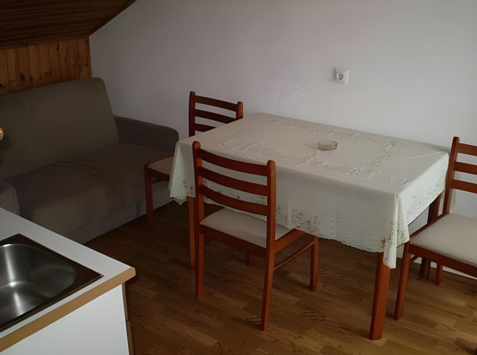 Others 3, Pansion Lovac, Konavle