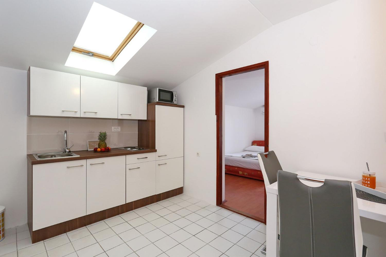Kitchen 3, Apartments Golub, Nin