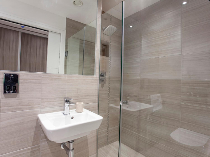 Bathroom 3, Cocoa Suites Luxury Apartments, York