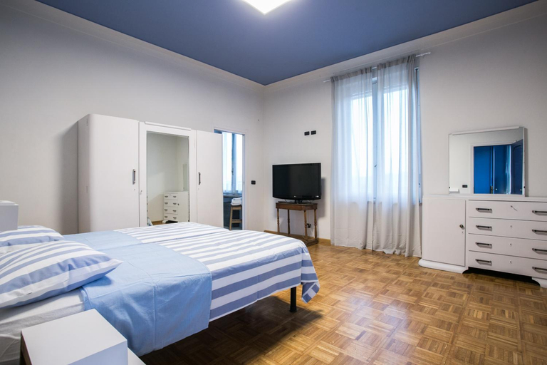 Others 5, Boulevard 900, Cuneo