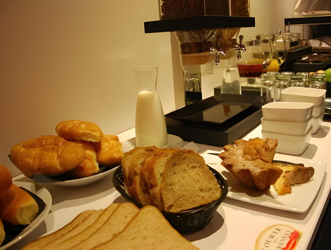 Food & Drinks 5, Hotel Foch, Hautes-Pyrénées