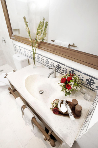 Bathroom 22