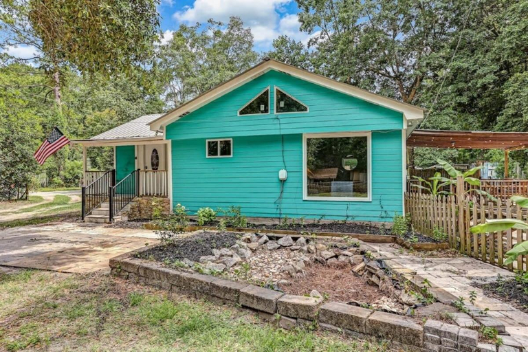 Sweet Sunny Retreat- Main House, Chatham