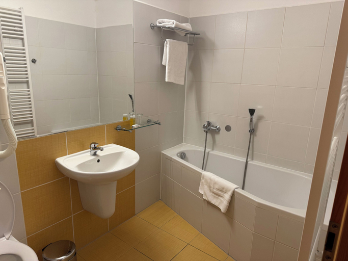Bathroom 3, LH Hotel Mlýn Old Town, Český Krumlov