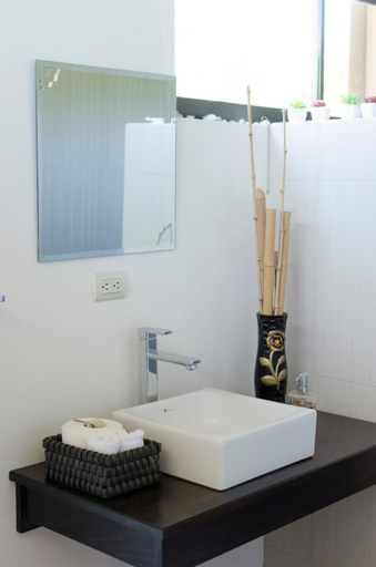 Bathroom, Posada Canaveral, Paraíso