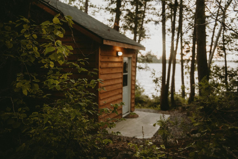 Others 2, Lakepoint Cottage Resort, Renfrew