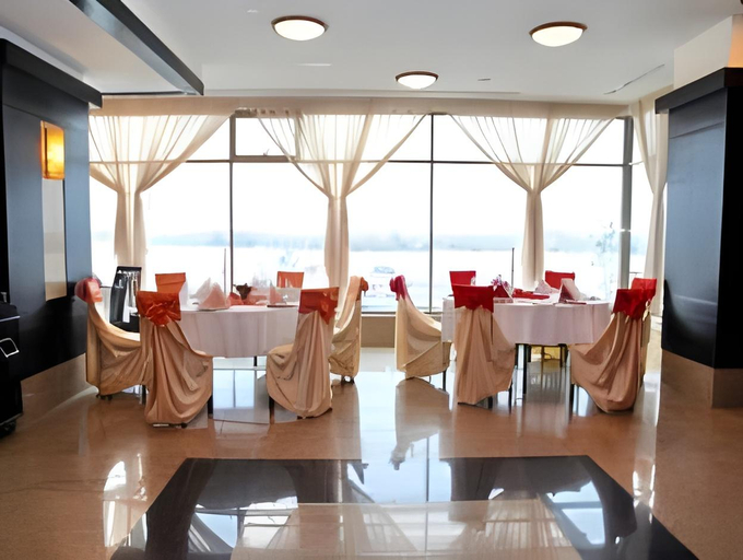 Others 5, Hotel Esplanada, Tulcea