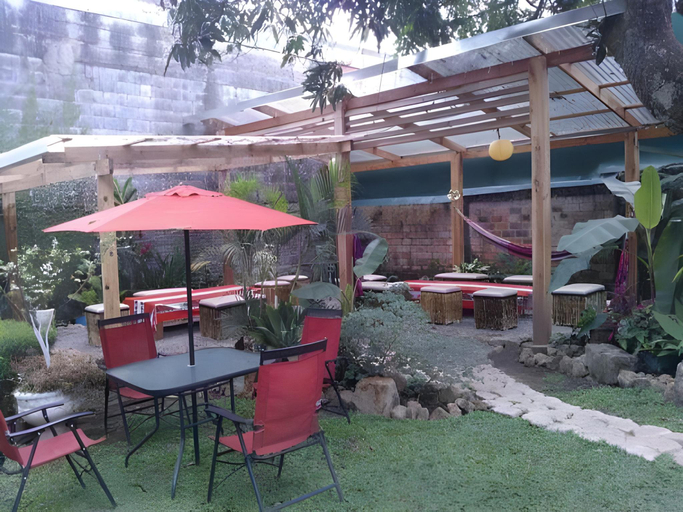 Others 3, Mangifera Hostel, Grecia